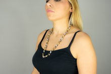 Carica l'immagine nel visualizzatore di Gallery, Collana a maglie infinito