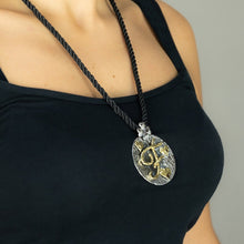 Carica l'immagine nel visualizzatore di Gallery, Collana ciondolo iniziale piena