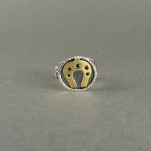 Carica l'immagine nel visualizzatore di Gallery, Anello scaramantico ferro di cavallo