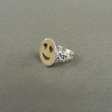 Carica l'immagine nel visualizzatore di Gallery, Anello Smile cuore