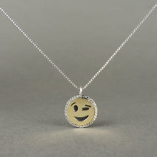Carica l'immagine nel visualizzatore di Gallery, Ciondolo Smile Occhiolino