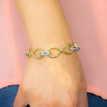 Carica l'immagine nel visualizzatore di Gallery, Bracciale maglie infinito bronzo