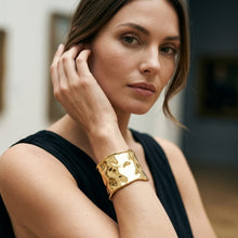 Carica l'immagine nel visualizzatore di Gallery, Bracciale schiava martellato largo
