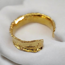 Carica l'immagine nel visualizzatore di Gallery, Bracciale schiava Materia
