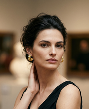 Carica l'immagine nel visualizzatore di Gallery, Orecchini semicerchio in bronzo
